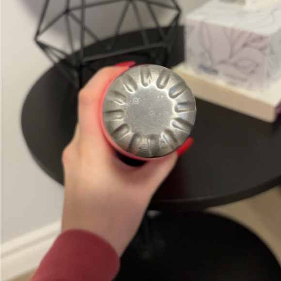 SWELL hot pink water bottle - Picture 3 of 3